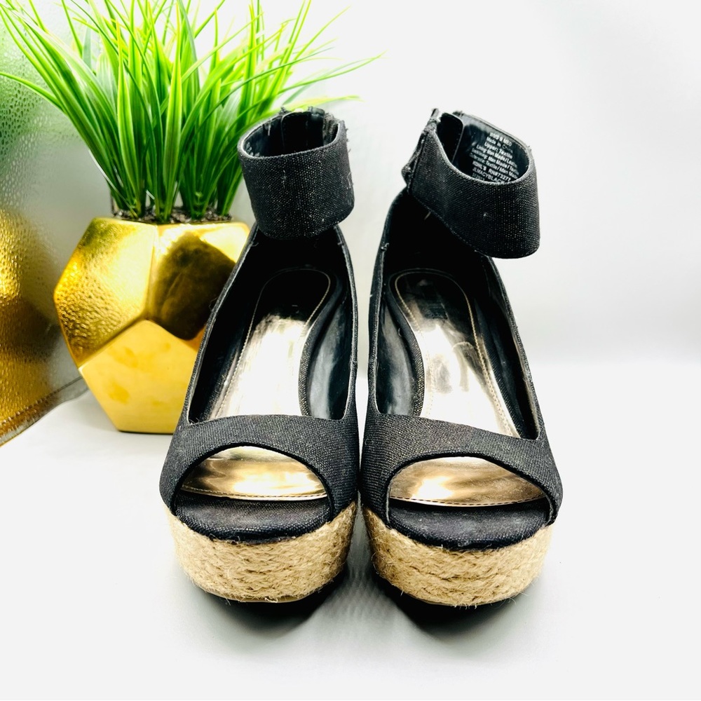 Preloved‎ Jennifer Lopez Black Wedges - Picture 8 of 9